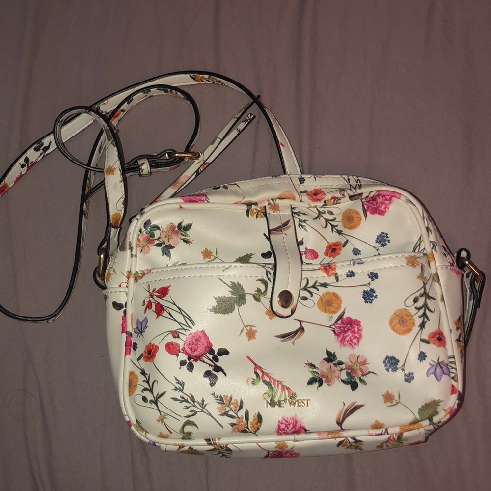 Nine West Crossbody ✨💓